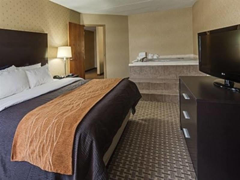 Holiday Inn Express - Fall River North Esterno foto